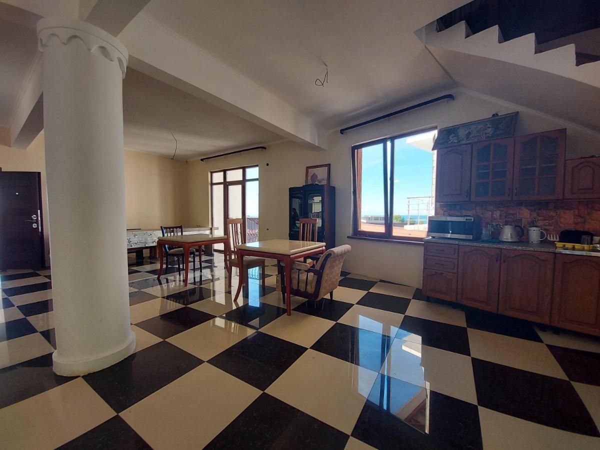 Гостевой Дом София 400 М До Моря Gagra Esterno foto