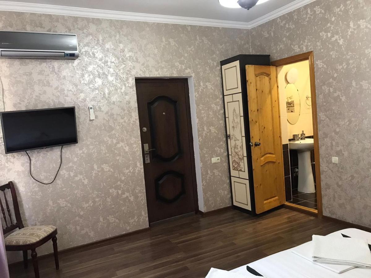 Гостевой Дом София 400 М До Моря Gagra Esterno foto